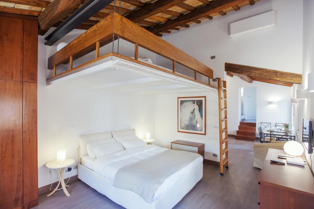 Domizio Apartment